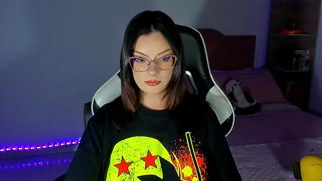 OphelianaRose33 webcam