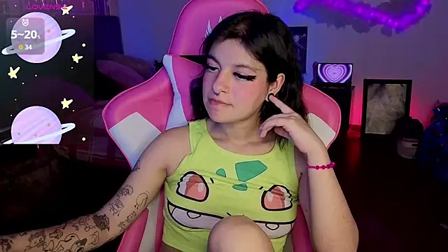 larah_uwu webcam