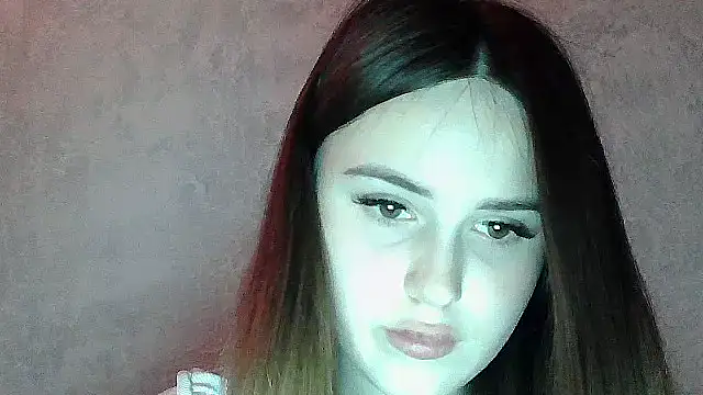 SweetLoraa webcam