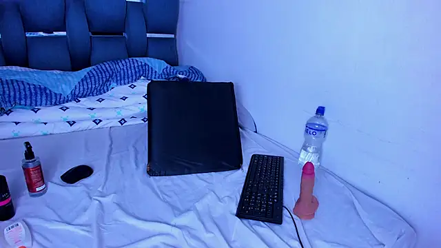 cyndycranforsquirT webcam