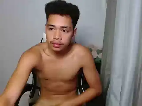 curlyasian_njxx