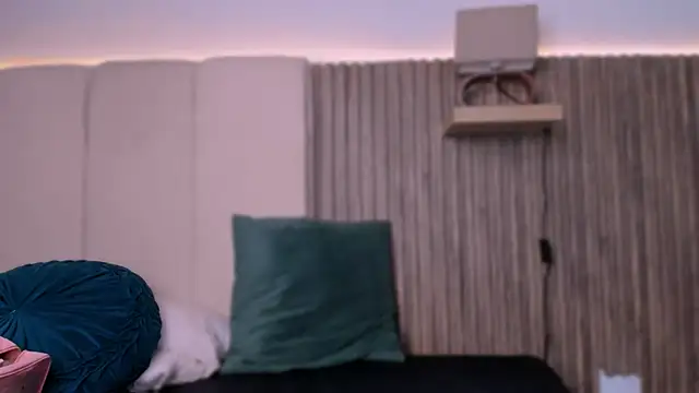lunita_naughty (F teen) - finger in ass 🤤