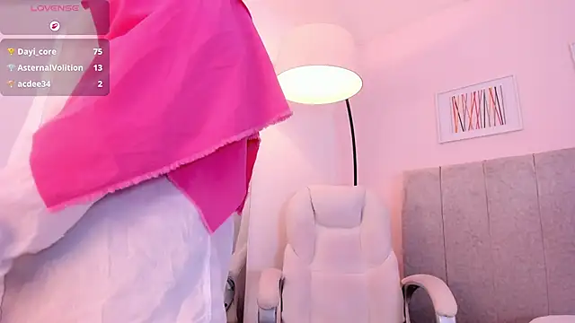 fatiima_ (F young) - - Play with pussy in panties💋🍒
