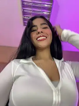 _kyraa_ (F teen) - Body tour with clothes😋
