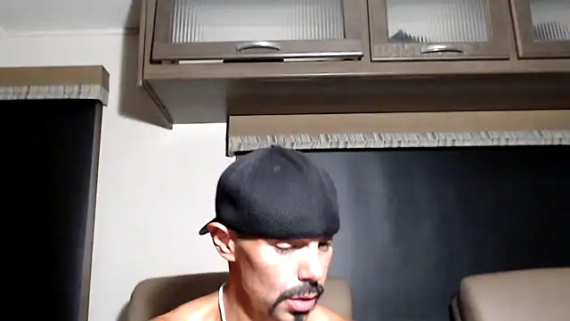 ThickD2C live sex cam