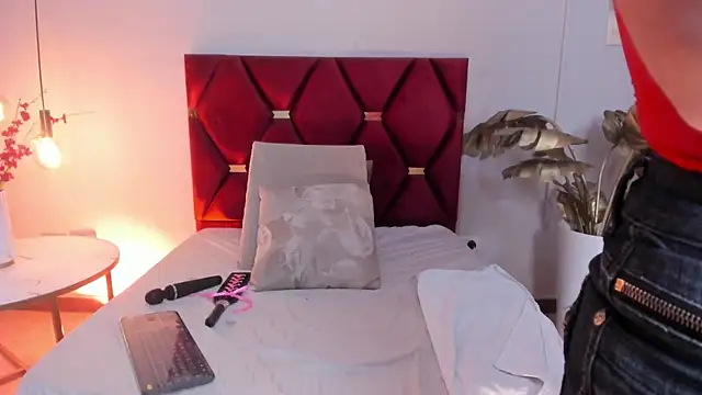 AnnaBroooks