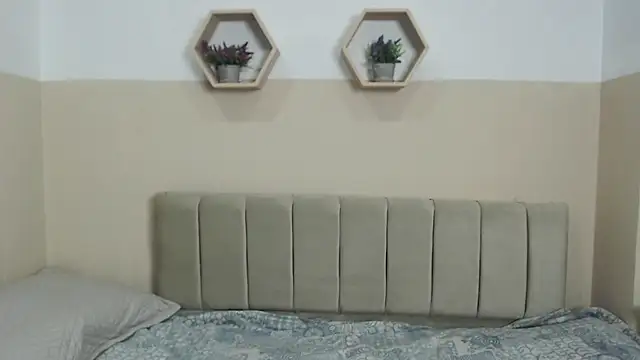 Charlothe_7 webcam