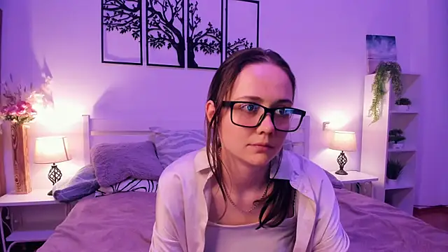 MalvinaTrafford webcam