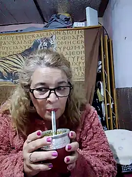 momismilf544 webcam