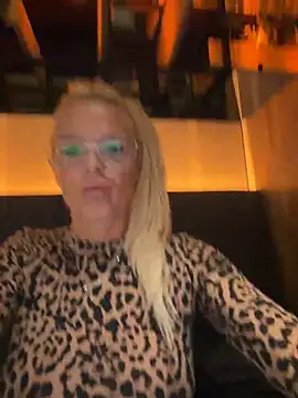 Reyna63 webcam