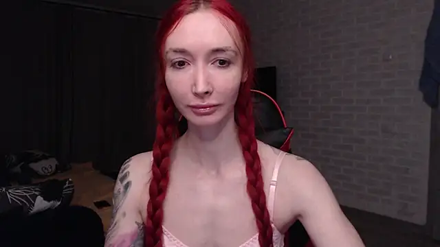roxy_silver (F young) - naked for 10 minutes