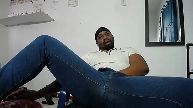 strong__anthony webcam