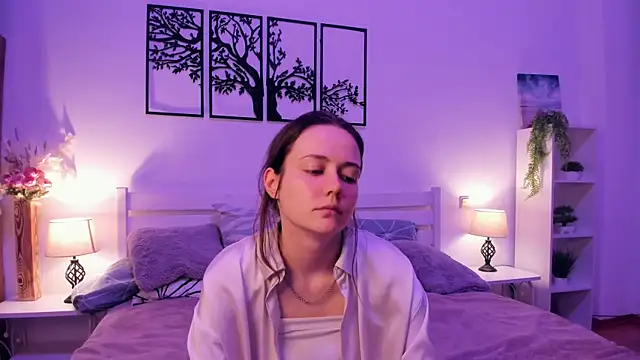 MalvinaTrafford webcam