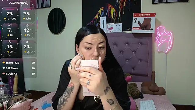 Emmie_Hot webcam