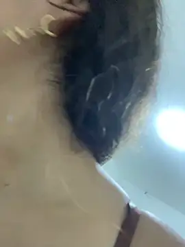 Linda-323 webcam