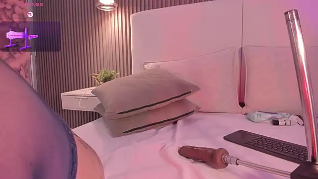 annie_clarkson webcam