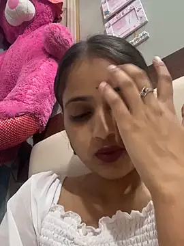 Naina11100 webcam