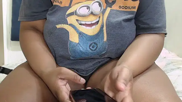 CurvyAssXX21 webcam
