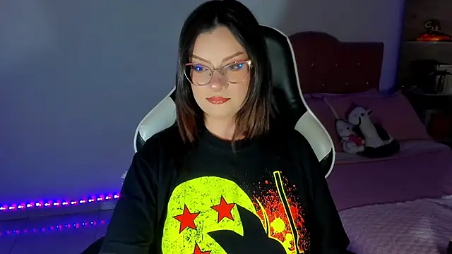 OphelianaRose33 webcam