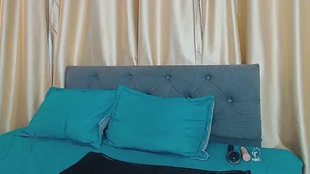 Emma_hassani webcam