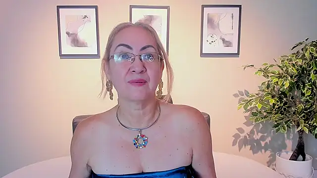 Victoria_Firee webcam
