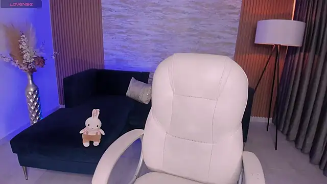 Natasha-aniston webcam