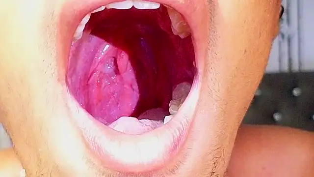 Alex_Bloom webcam