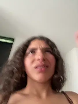 Linda-323 webcam