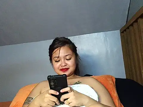 Chillntalkmami webcam