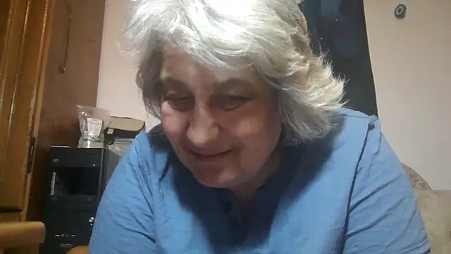 ExquisiteMature webcam