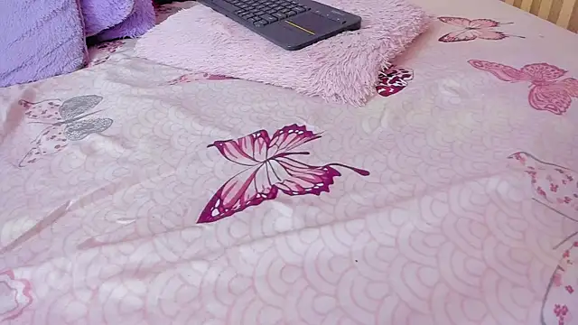 lovely__kiss__ webcam