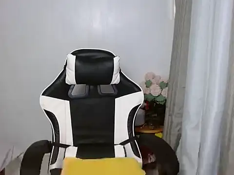 curlyasian_njxx webcam