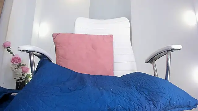 violet_giraldo webcam