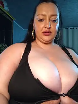 AMYRA_HOT live sex cam