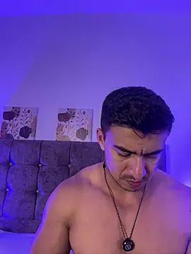 chris_clarck (M young) - take off my pants🍆💦😏🥵😈
