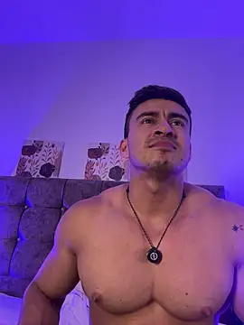 chris_clarck (M young) - take off my pants🍆💦😏🥵😈