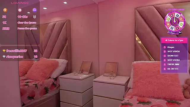 chloe_larson
