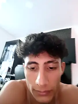 maxiimoromano_ - MaxiimoRomano_'s free webcam - UK Sex Cams