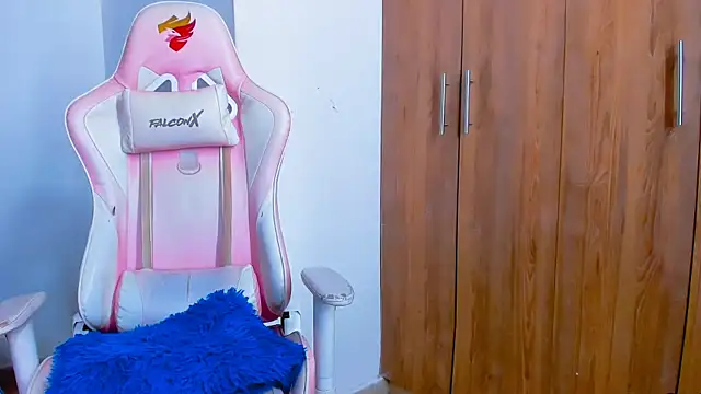 Maddy_moon_1 webcam