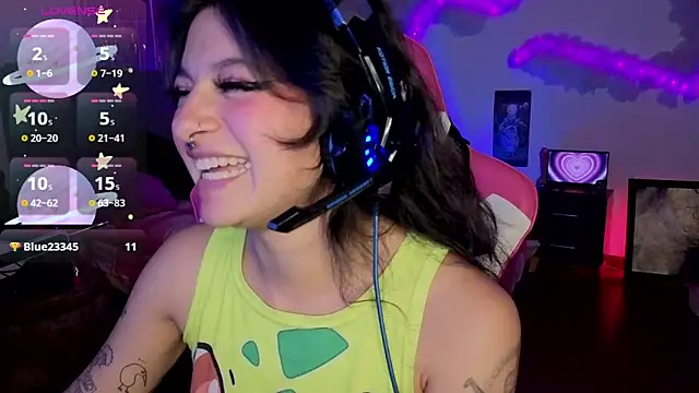 larah_uwu webcam