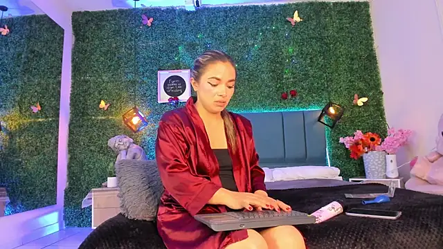 Kiaraa88 webcam