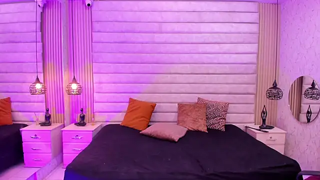 VictoriaaBlair webcam