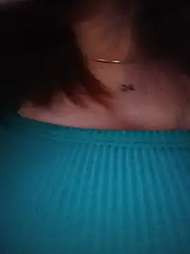 katty_42 (Ask my age) - Off bra in public