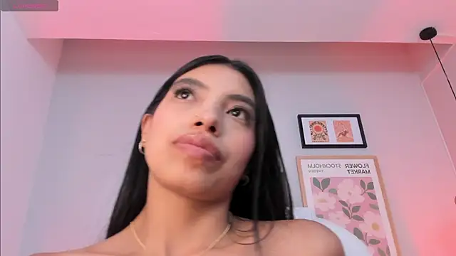 Tiffany_Low webcam