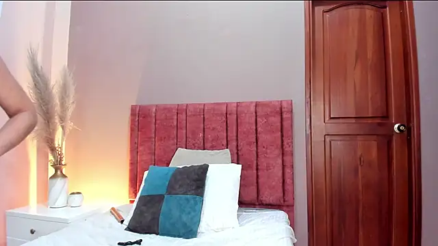 FreyaCameron webcam