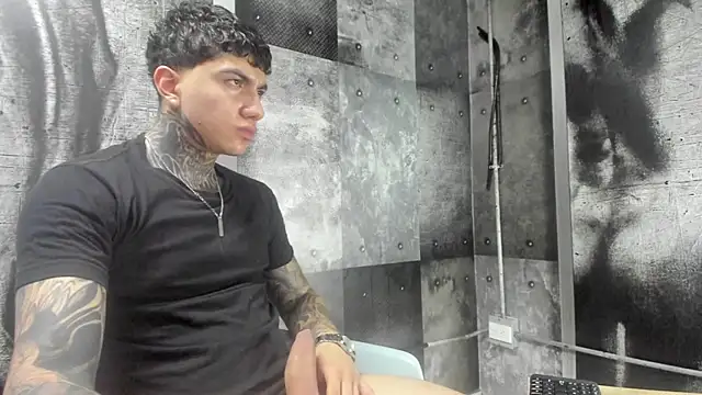 Gury_tattoo webcam