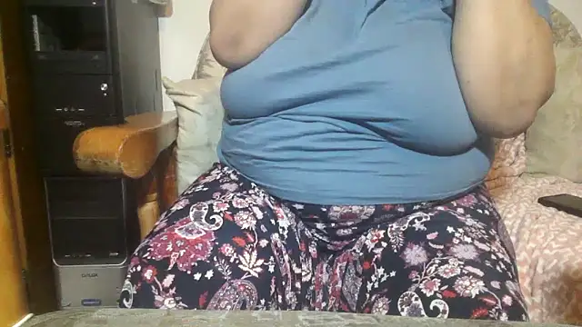 ExquisiteMature webcam