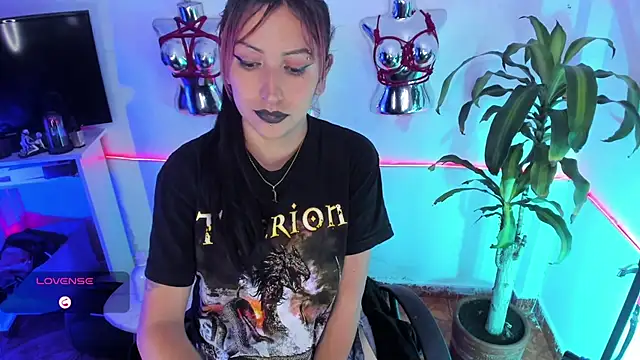 LucyStrike_ - Offline