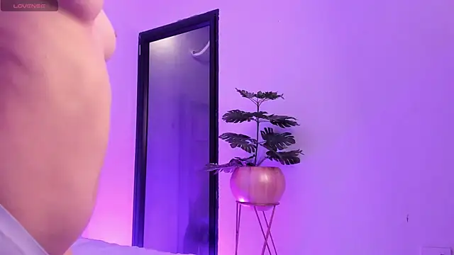 Watch liorah_wolf live on EroticFlix - High definition streams