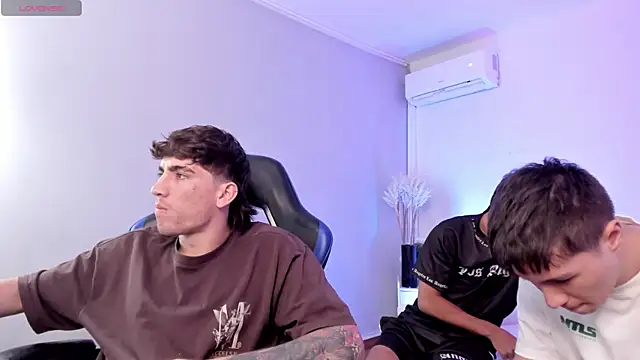 Handsomeboyss19 webcam